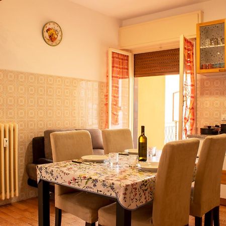 Apartamento Posto Auto Gratuito Relax A 30 Metri Dal Mare Riva Ligure Exterior foto
